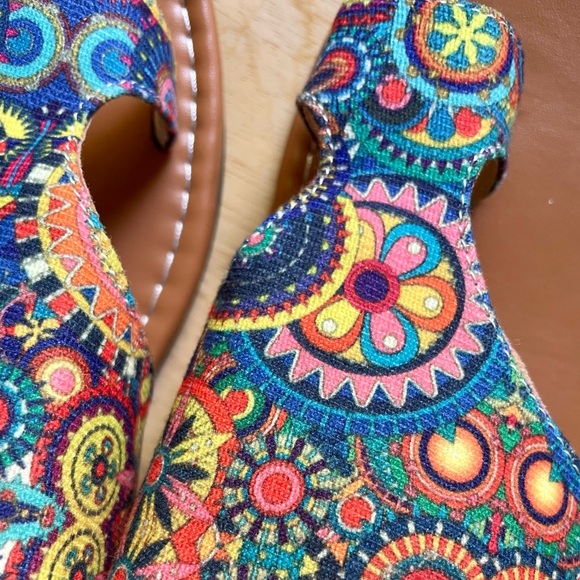 Colourful Leather Vacation Sandals! - Picture 3 of 10